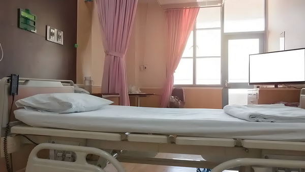 深圳往届毕业生入户_阿娇一个人独居北京3居室,自称比香港要便宜 那是孙女幼儿园围系带裙的